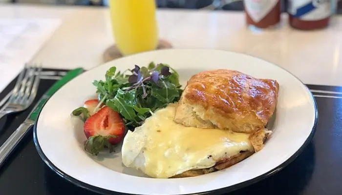 Hardee’s Menu And Prices fullmenuprices.com