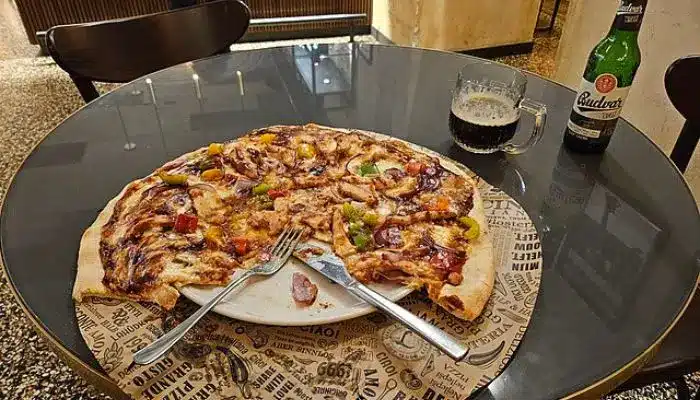 Jet’s Pizza Menu And Prices fullmenuprices.com